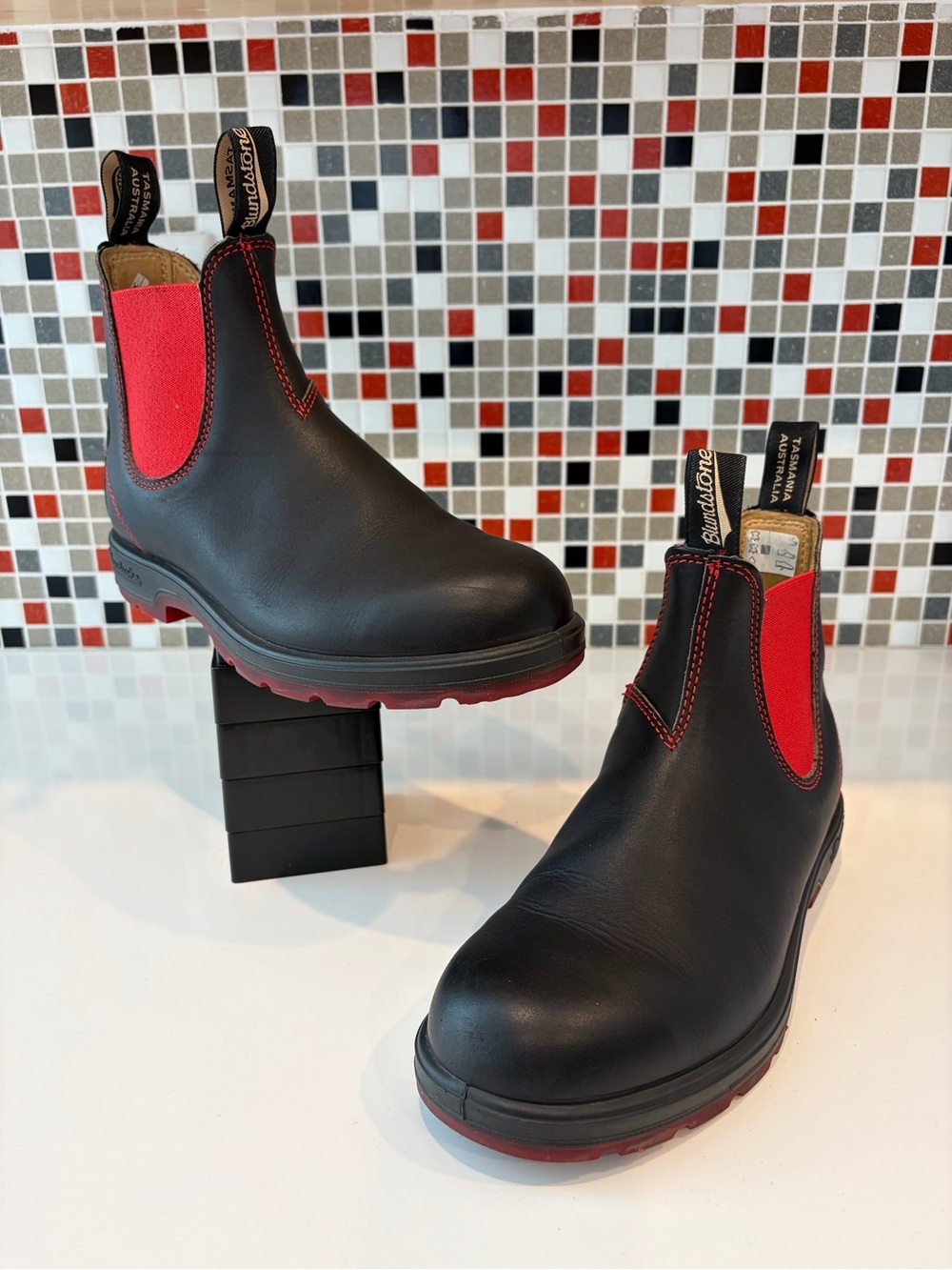 Blundstone Black/Red Leather Chelsea Boots - Size 7 AU (10 US) - RARE! NWOB!